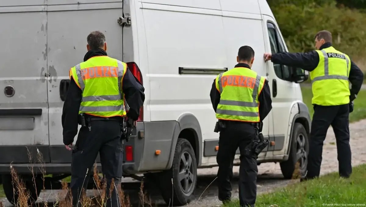 بولندا تتصدى لخطط ألمانيا لتشديد الرقابة الحدودية وتؤكد التزامها بحماية حدود أوروبا