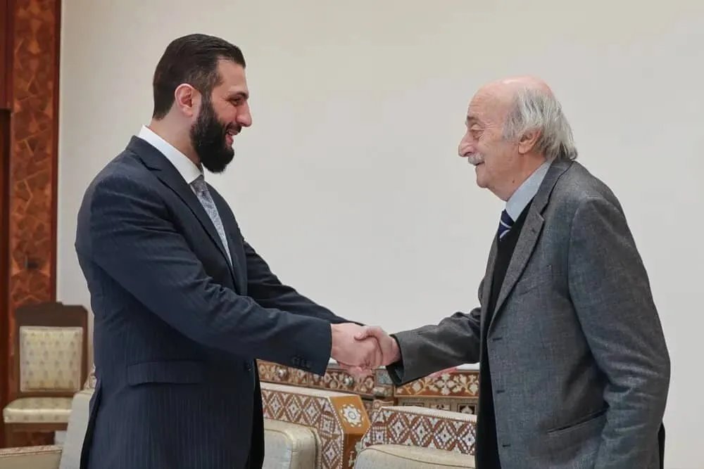 الرئيس الشرع يستقبل جنبلاط في دمشق وسط توترات أمنية سابقة