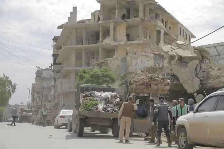 حلب تتنفس: مبادرة "الوفاء لحلب" تنطلق بحملة نظافة واسعة بدعم من مجلس المدينة