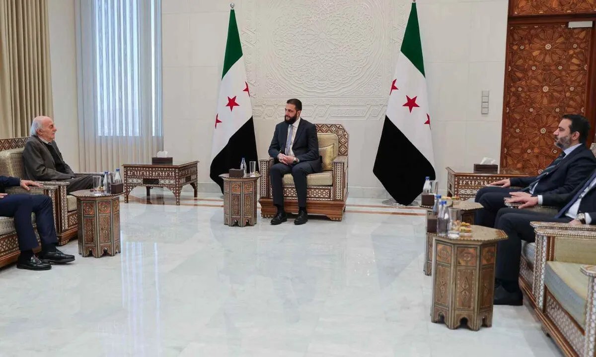 جنبلاط في دمشق: لقاء مع الشرع وسط تصعيد إسرائيلي وتوتر في الجنوب السوري