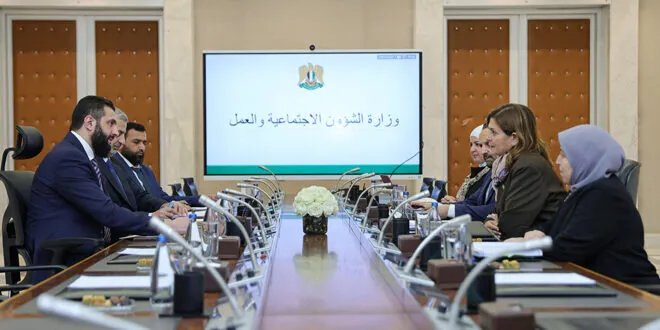 الرئيس الشرع يبحث مع وزيرة الشؤون الاجتماعية خططًا لدعم الفئات الأكثر احتياجًا وتنمية سوق العمل