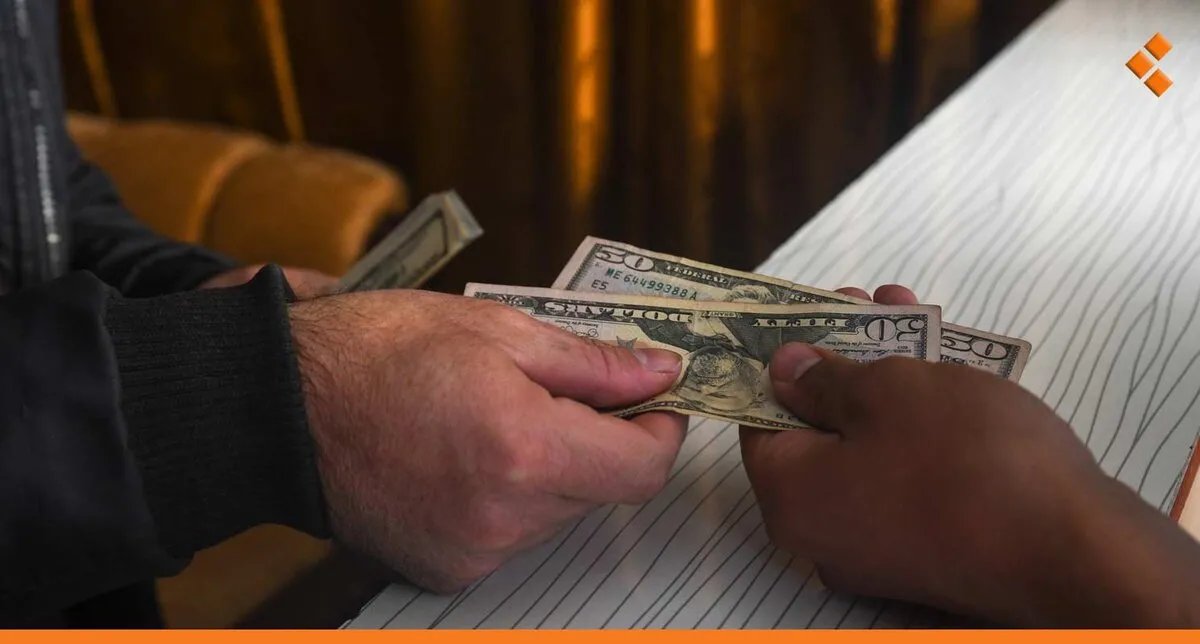 الدولار يقفز إلى 12 ألف ليرة سورية وسط ارتفاع أسعار الذهب