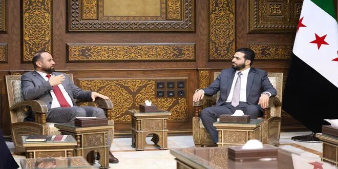 الداخلية والإعلام السوريتان تتعاونان لتسهيل عمل المراسلين ومنح التراخيص الإعلامية