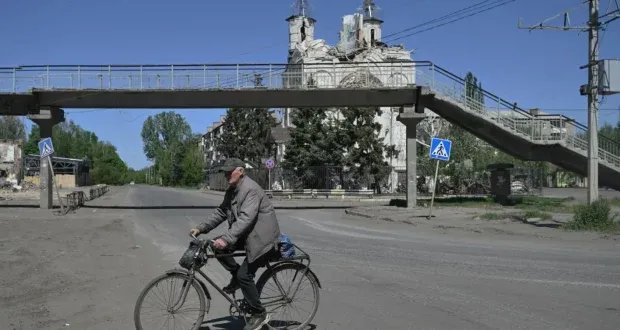 زيلينسكي يرفض هدنة بوتين المقترحة: 'لن ألعب ألعابه' ويؤكد على وقف كامل لإطلاق النار