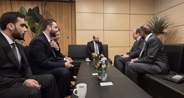 قمة إسطنبول: وزير الطاقة يبحث مع قطر سبل تجاوز تحديات قطاع الطاقة الإقليمي