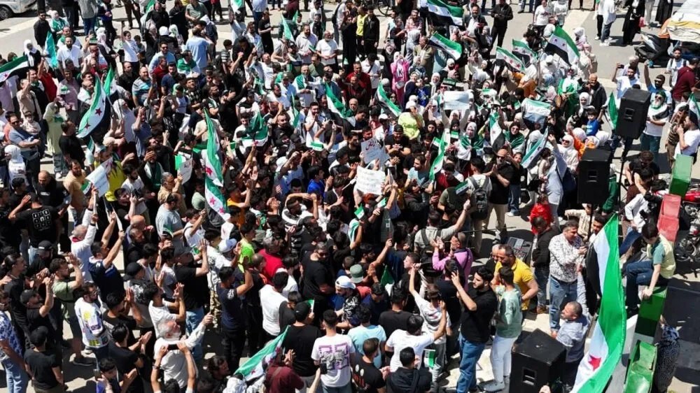 غضب شعبي في اللاذقية وطرطوس ضد الاعتداءات الإسرائيلية وتدخلات الخارج