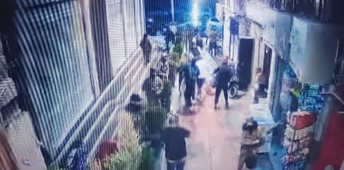 دمشق: اقتحام مسلح لمطعم يثير غضباً واسعاً ومطالبات بمحاسبة المتورطين