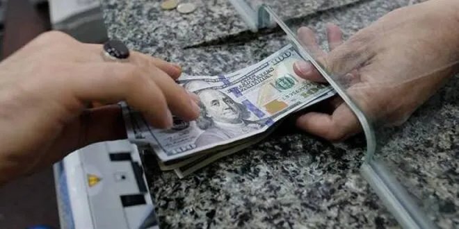 تراجع جزئي لليرة السورية في السوق السوداء اليوم: آخر الأسعار مقابل الدولار