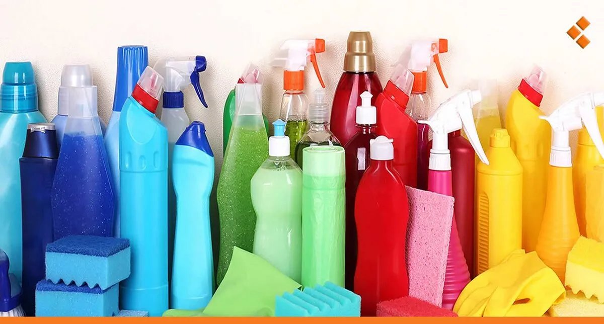 مع تدهور الأوضاع المعيشية.. إقبال متزايد على المنظفات "الفرط" الرخيصة في أسواق دمشق رغم مخاطرها