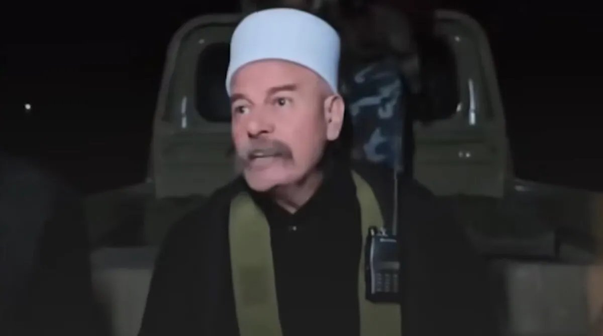 الشيخ أبو حسن الحجار: حركة رجال الكرامة في السويداء ترفض تسليم أي نوع من السلاح