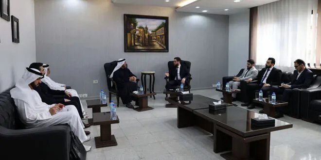 وزير التنمية الإدارية يبحث مع وفد إماراتي آفاق التعاون في تطوير الإدارة العامة