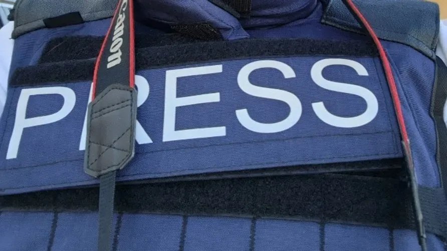 اعتداء مسلح على صحفيين في السويداء يثير إدانة واسعة ومطالبات بمحاسبة المعتدين