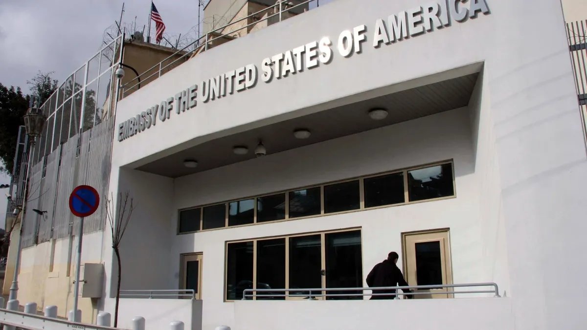 السفارة الأمريكية تشدد: محاسبة المتورطين بالعنف في سوريا المستقبل دون استثناء