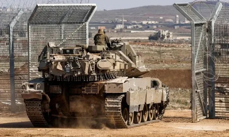 الجيش الإسرائيلي يدمر موقعاً عسكرياً سورياً سابقاً في جبل الشيخ ويعزز تواجده