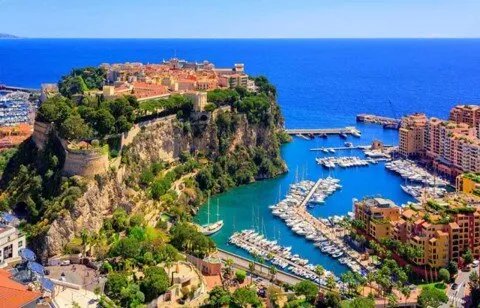 موناكو: دليل شامل لأروع التجارب السياحية للعائلات والأزواج في إمارة الفخامة