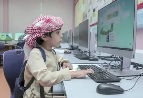 الإمارات تسبق العالم: الذكاء الاصطناعي مادة أساسية في جميع المراحل التعليمية