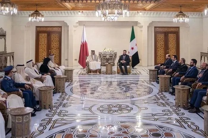 قطر تخطط لاستثمارات ضخمة في سوريا: صناديق جديدة وإعادة إعمار