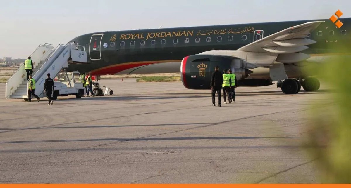 بعد 14 عامًا من التوقف: أول طائرة ركاب أردنية تهبط في مطار حلب إيذانًا بعودة الحياة