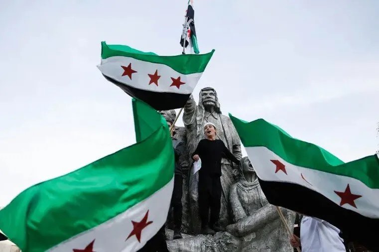 سوريا بعد الأسد: صراع الاستقرار في مواجهة العدوان الإسرائيلي وتحديات إعادة البناء