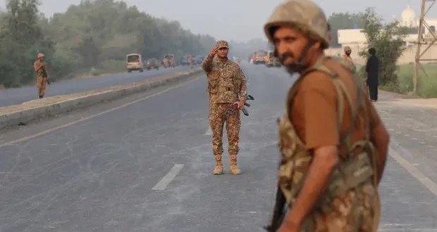 تصعيد خطير بين الهند وباكستان: قصف متبادل يسفر عن قتلى مدنيين وجهود دولية للتهدئة