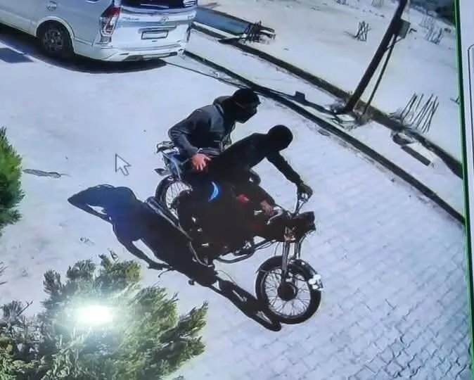 مقتل ثلاثة وإصابة آخرين في هجوم مسلح يستهدف مكتب بيع سيارات شمال حلب