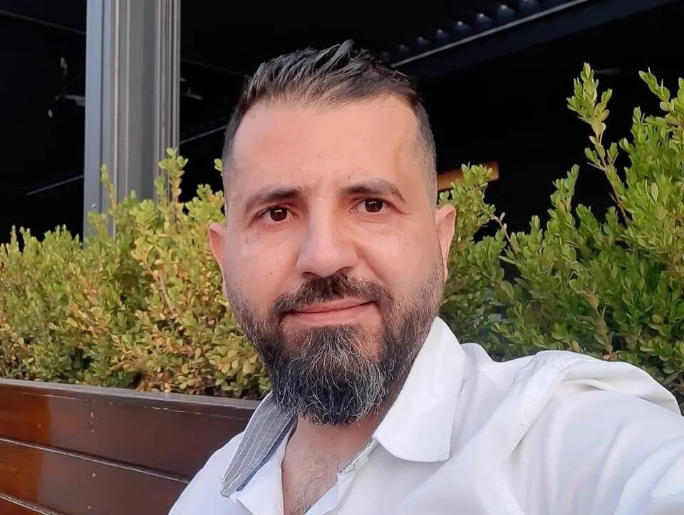 ناشط سوري يكشف عن تعرضه للتعذيب والإهانة في فرع الأمن الجنائي بحمص