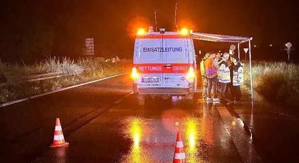 مأساة في ألمانيا: مصرع ثلاثة بينهم طفلان في حادث مروع على طريق سريع قرب فرايبورغ
