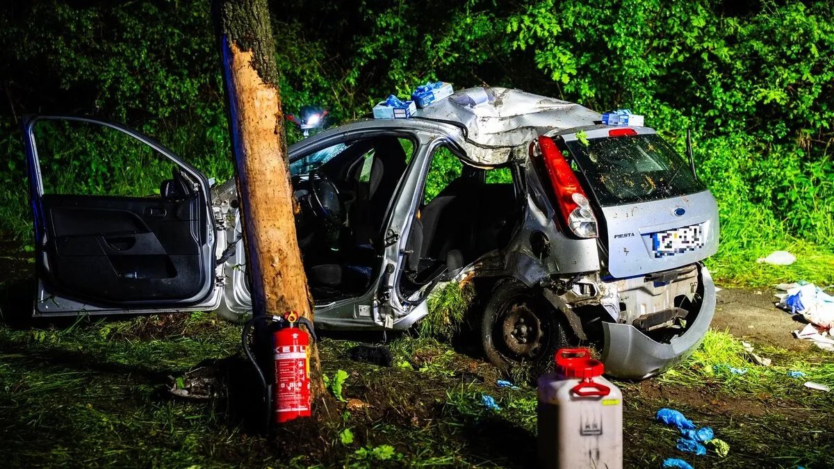 مأساة في ألمانيا: مصرع شابين بحادث سير مروع والسائق تحت تأثير الكحول