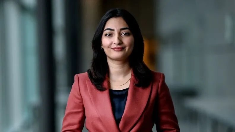 قصة نجاح ملهمة: لاجئة سورية تصبح وزيرة في الحكومة الألمانية الجديدة (فيديو)