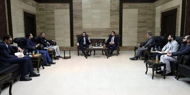 وزيرا الصحة والتنمية الإدارية يبحثان تطوير القطاع الصحي ومعالجة ملف المفصولين