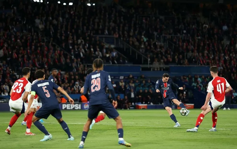 باريس سان جيرمان يُطيح بآرسنال ويضرب موعداً نارياً مع الإنتر في نهائي دوري الأبطال