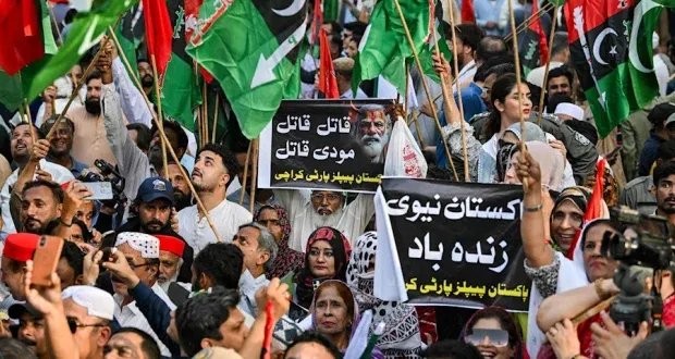 إيران تسعى لتهدئة التوتر بين الهند وباكستان: عراقجي ينتقل إلى دلهي بعد زيارة إسلام آباد