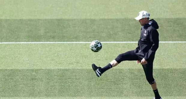 باريس سان جيرمان يتخلى عن النجومية ويراهن على الروح الجماعية لبلوغ نهائي دوري الأبطال