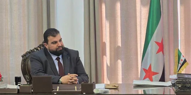 محافظ السويداء يطلق خطة لتفعيل أقسام الشرطة وتعزيز الأمن في المحافظة