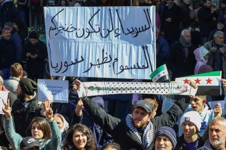 محامٍ سوري يطلق نداءً عاجلاً: لنتحاكم إلى العقل ونوقف نزيف الفتنة في سوريا