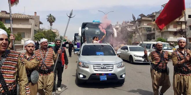 حمص تستقبل 80 عائلة عائدة من مخيمات الشمال: فرحة بعودة الكرامة والأمان