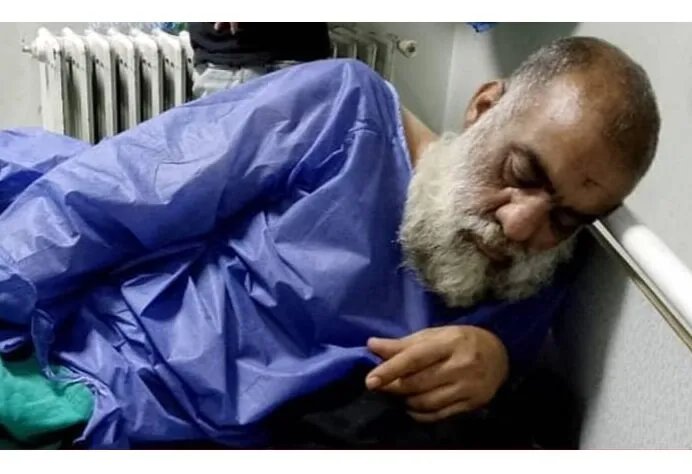 مأساة الإهمال: معتقل سابق يفقد ساقه بعد خروجه من سجون الأسد