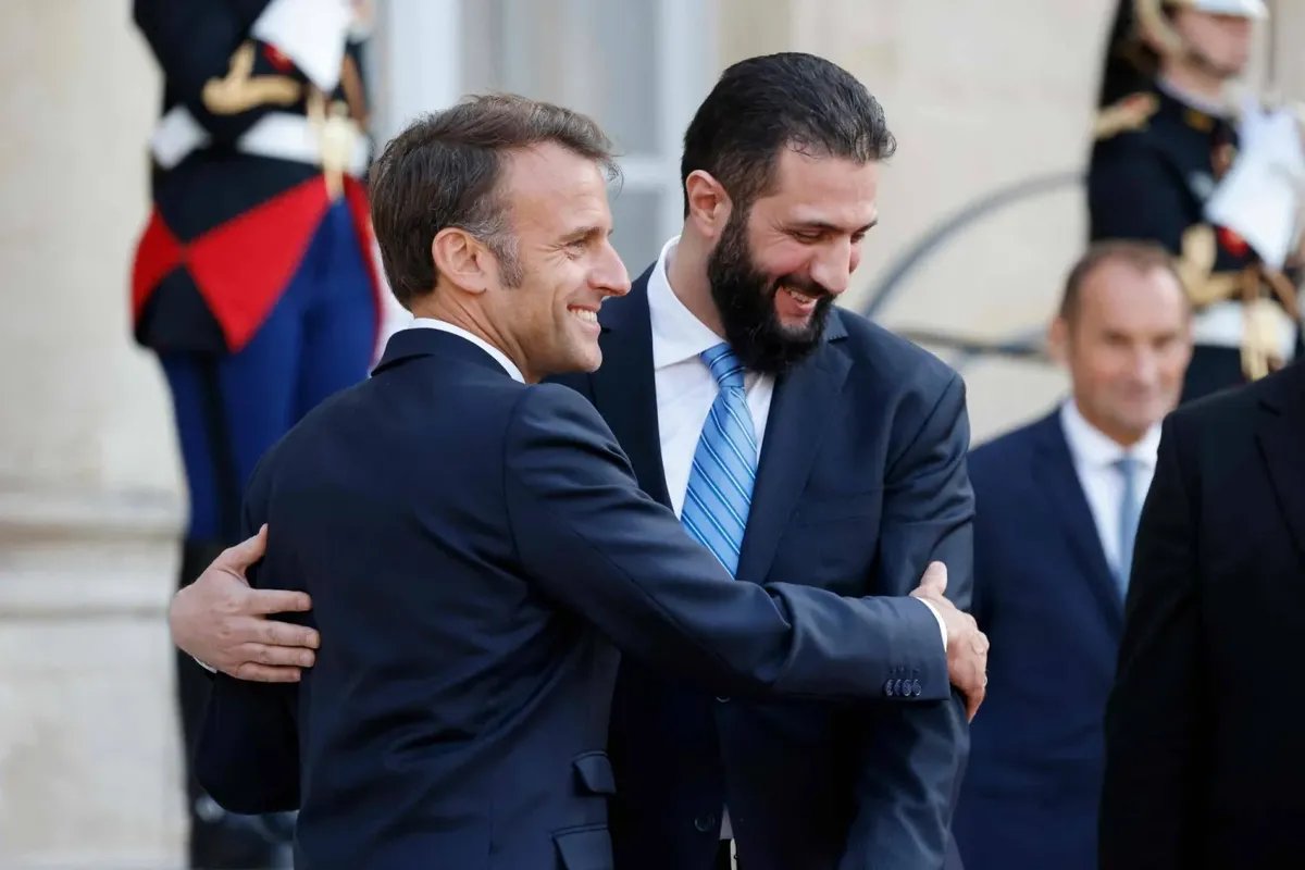 وعود مشروطة ودعم أوروبي: ما الذي عاد به الرئيس السوري من باريس؟