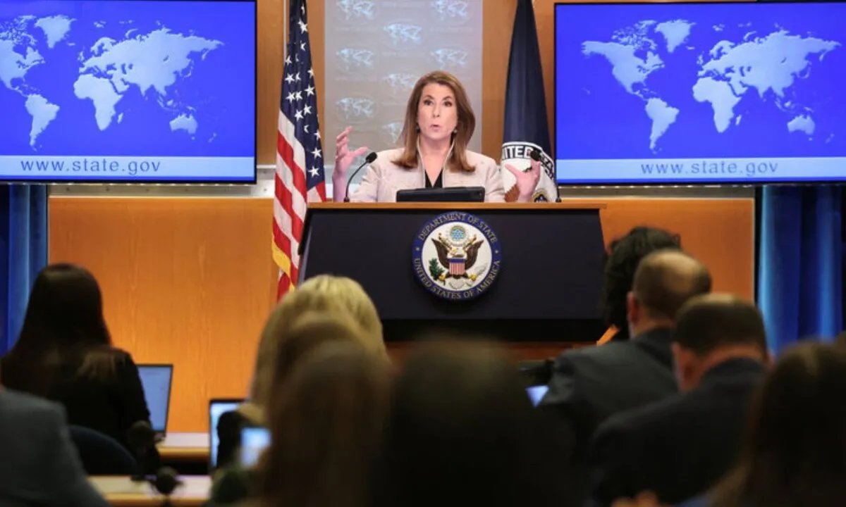 واشنطن تكشف شروط رفع العقوبات عن سوريا وتوضح موقفها من التمويل القطري للرواتب