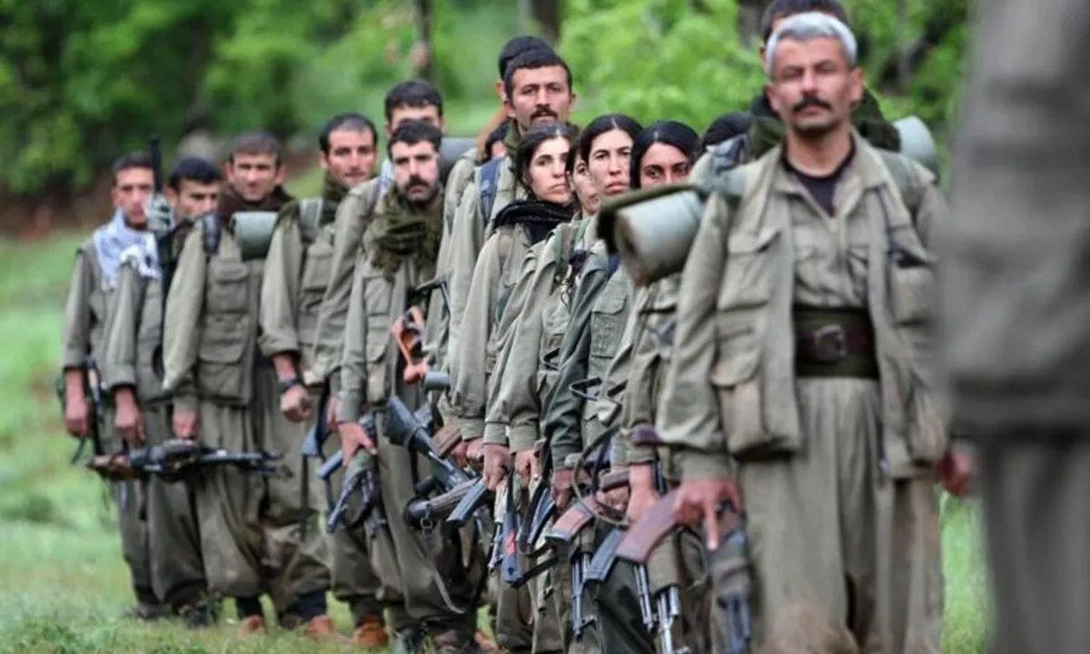 حزب العمال الكردستاني يدرس حل نفسه استجابة لدعوة أوجلان: هل نشهد نهاية الصراع؟