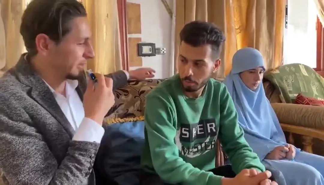 تحقيق داخلي مع مراسل قناة سورية بعد مقابلة مثيرة للجدل حول فتاة عائدة بنقاب