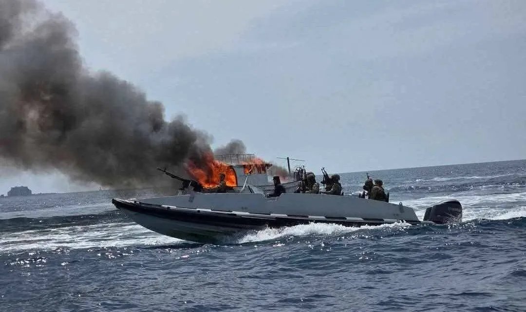 عملية نوعية: الدفاع السورية تضرب شبكات تهريب البشر وتضبط مهربين وأسلحة على السواحل