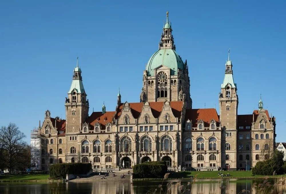 ألمانيا تدرس الاقتراض المشترك للدفاع الأوروبي وسط مخاوف بشأن الديون العالمية