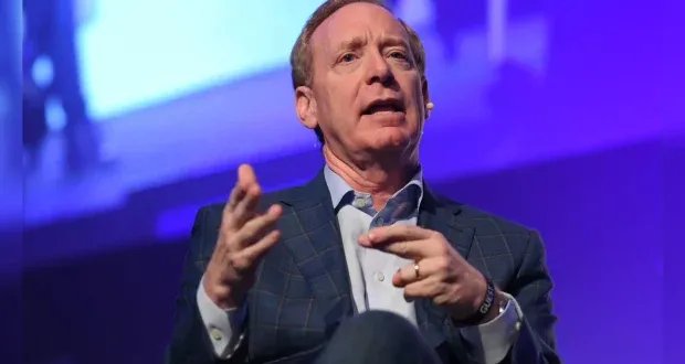 مايكروسوفت تدعو أمريكا للاقتداء بتجربة أبوظبي الرائدة في الذكاء الاصطناعي