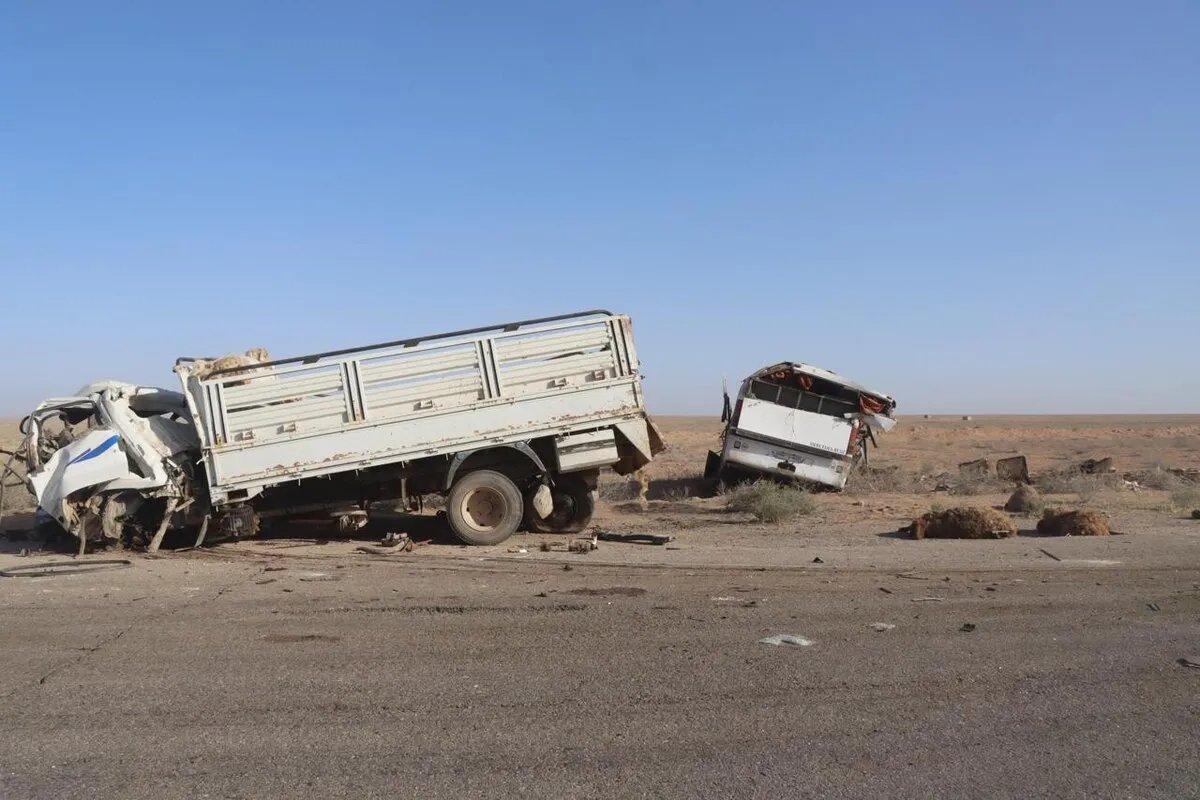مأساة على طريق دير الزور-تدمر: مصرع ستة أشخاص في حادث تصادم مروع