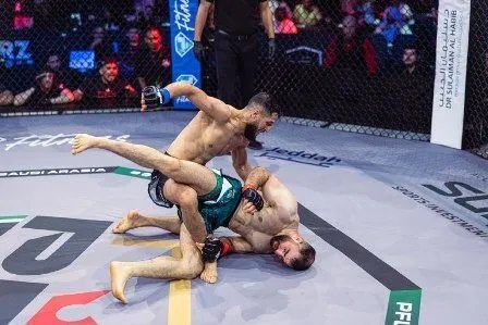 ليلة سعودية حافلة بالإثارة في دوري المقاتلين المحترفين بجدة: اعتزال مكي وفوز بن معمر وباسهل