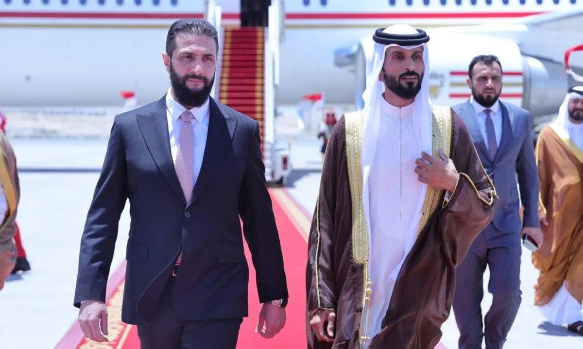 الشرع في البحرين: محادثات حول إعادة الإعمار وجهود خليجية لاحتواء سوريا