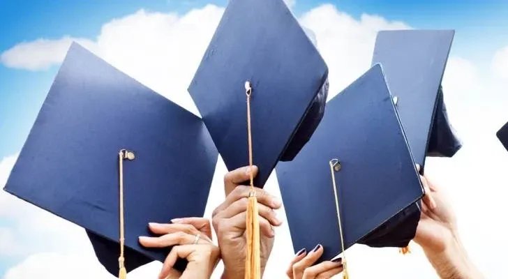 فرص ذهبية للطلاب السوريين: منح دراسية ممولة بالكامل في إيطاليا وكازاخستان