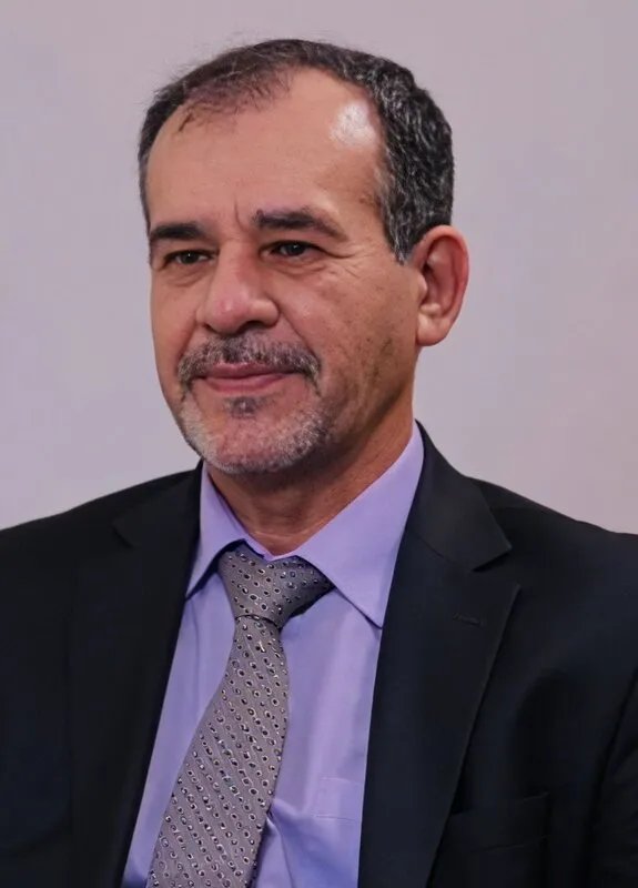 تحولات الولاء في سوريا: لماذا يتبنى البعض ولاءً متطرفًا للنظام الجديد؟