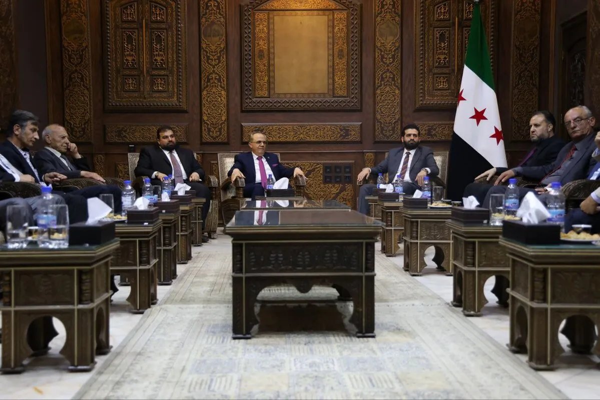 السويداء: لقاء بين وزيري الداخلية والتعليم العالي ووجهاء يثمر عن حلول لقضايا الطلاب وتجريم الطائفية